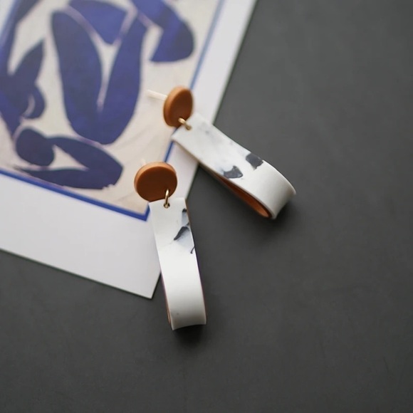 Summer Flower Statement Elegant Polymer Clay Earrings with plated gold stud loop - Picture 5 of 7